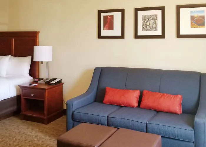 Comfort & Phoenix Sky Harbor Airport Hotel