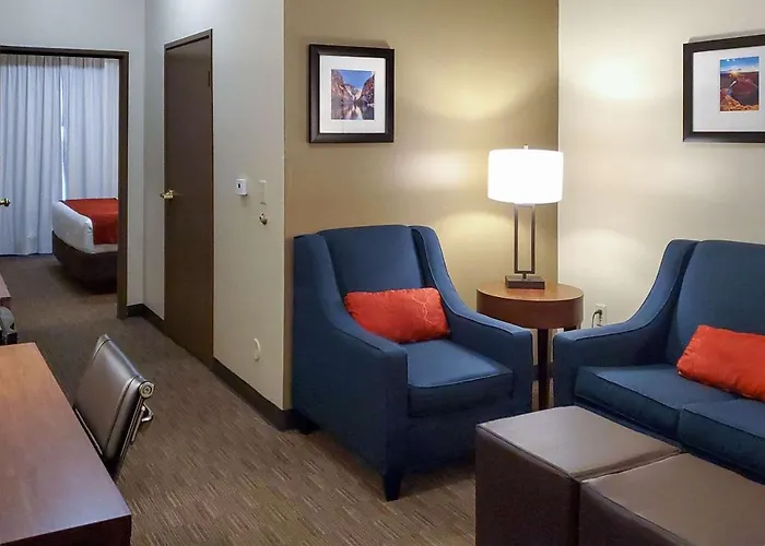 Comfort & Phoenix Sky Harbor Airport 3*