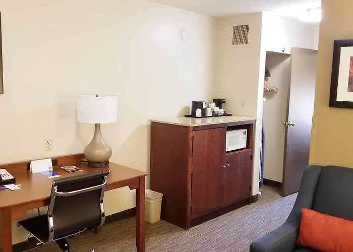 Comfort & Phoenix Sky Harbor Airport Hotel 3*
